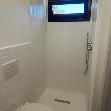 Βίλα Cute With Pool In