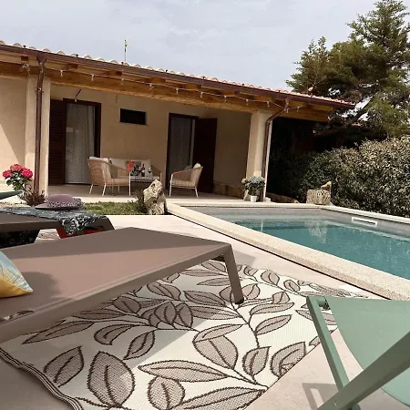 Cute With Pool In Villa